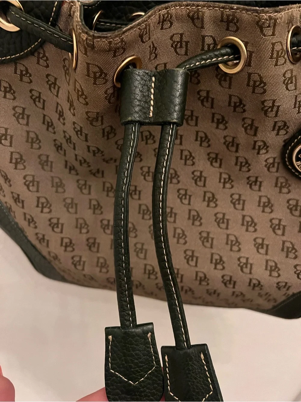 Dooney & Bourke classic vintage